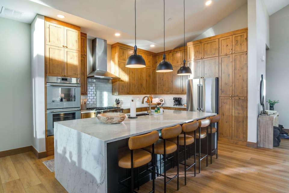 Kitchen | Blender | Toaster | Spices | Main Floor