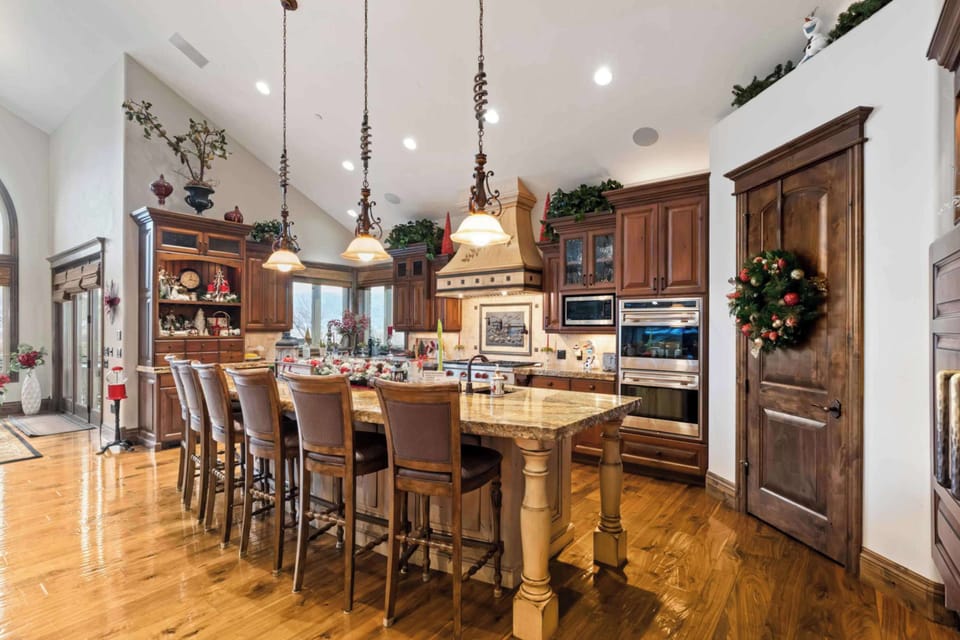 Fully fitted kitchen with top tier appliances