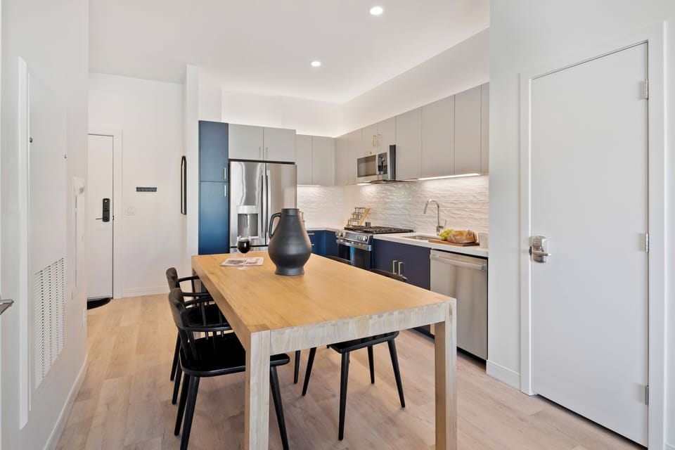 Luxury Apartment, 2 Bedrooms, Kitchen | Dining room