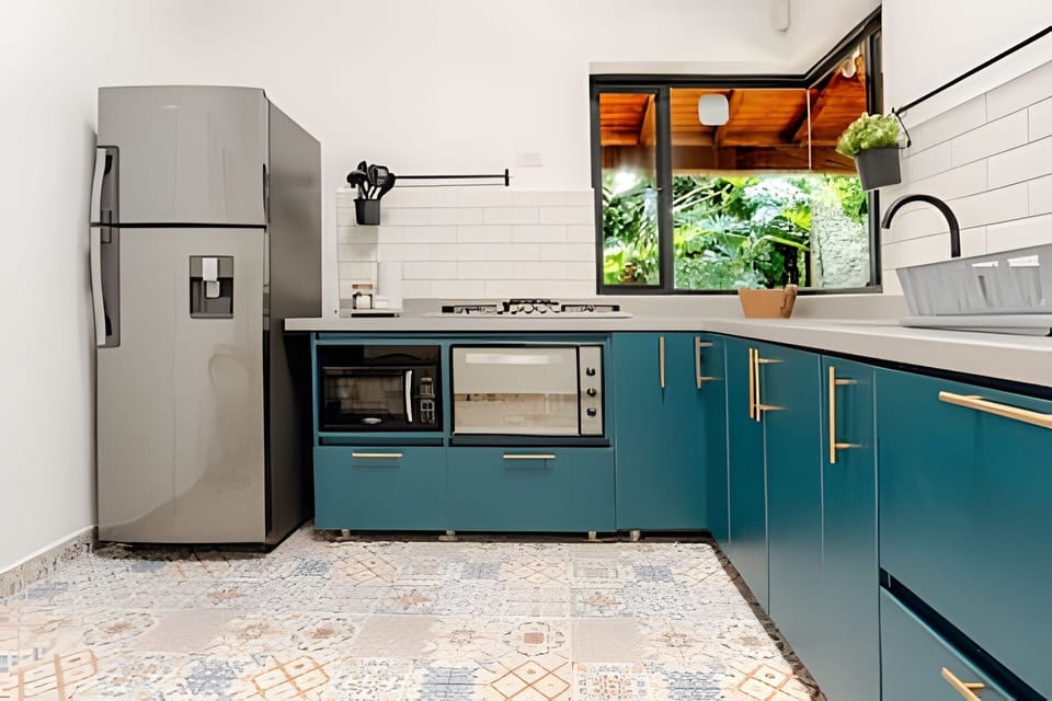 Basic Villa | Private kitchen | Full-size fridge, microwave, oven, stovetop