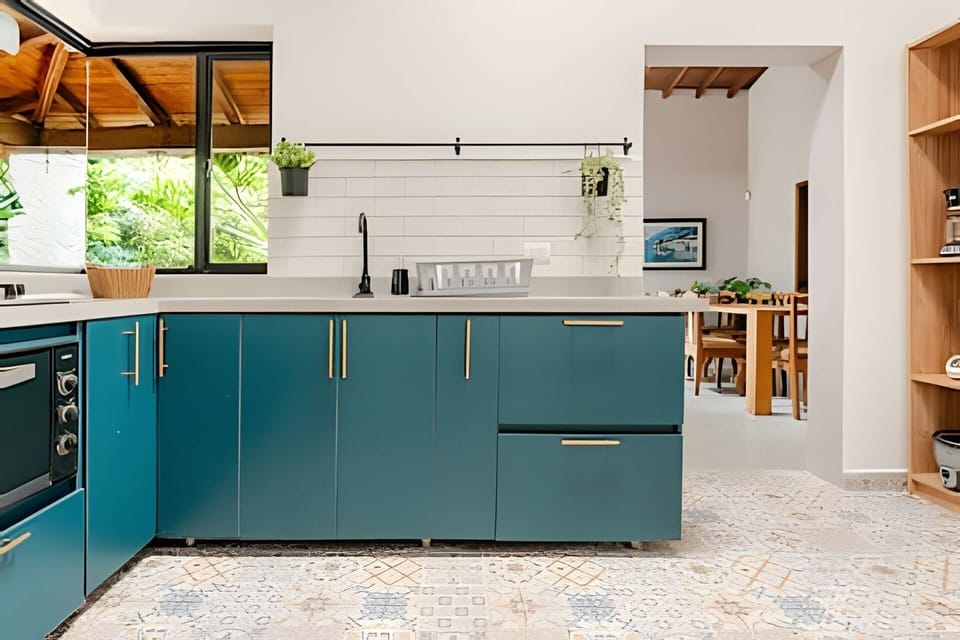 Basic Villa | Private kitchen | Full-size fridge, microwave, oven, stovetop