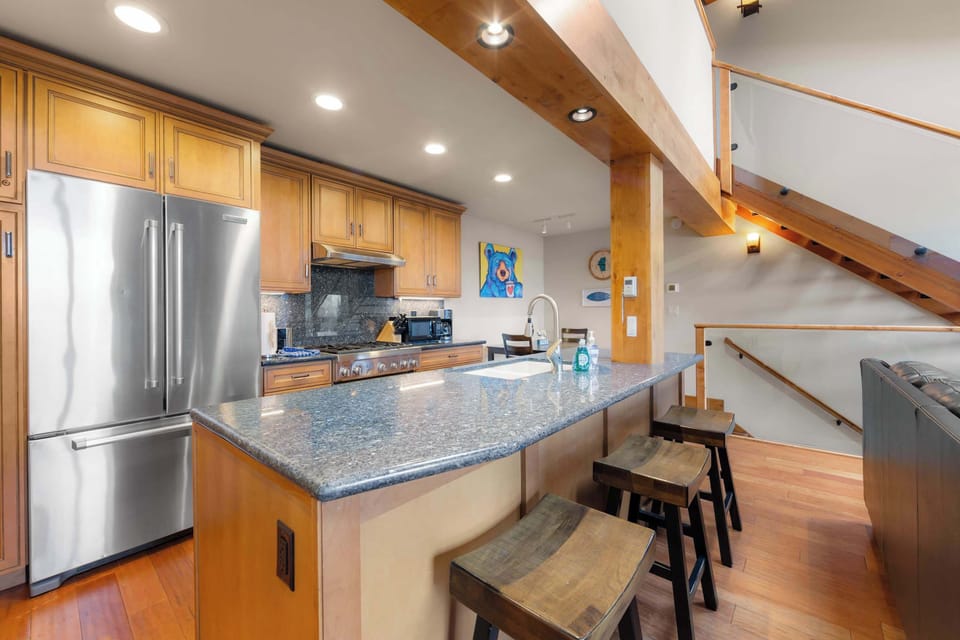 Condo, Multiple Beds, Balcony (Aspen Edge) | Private kitchen