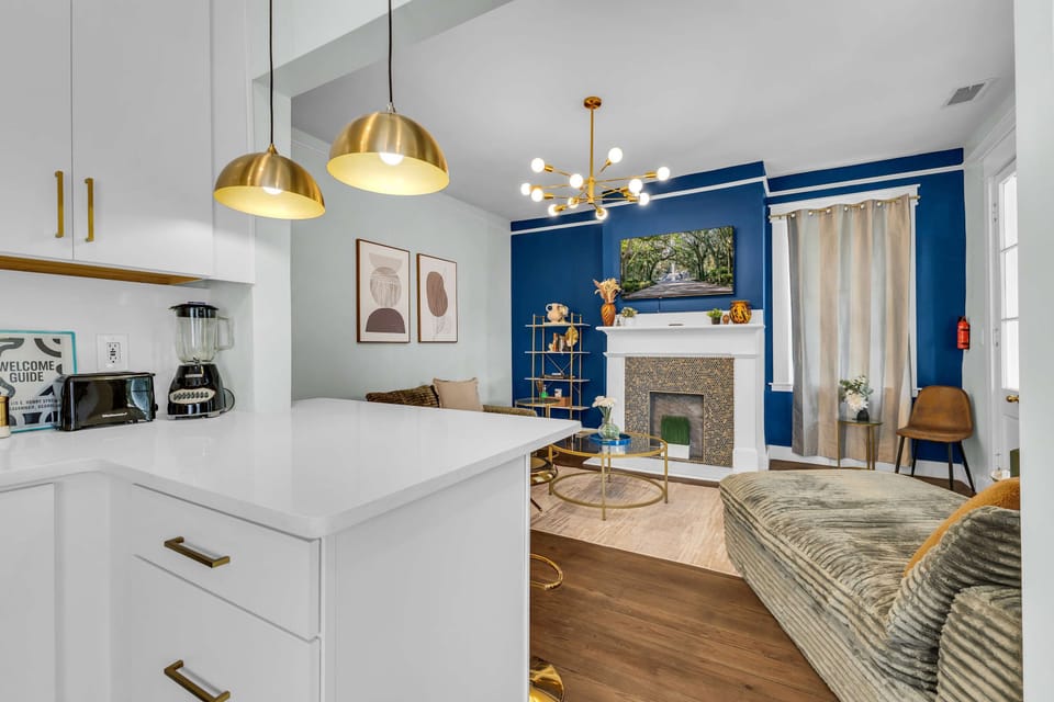 From cocoa by the fire to walks at Forsyth Park, our Savannah home is made for family fun at any age. Enjoy a quiet, open space designed for making memories together. #SavannahGA #FamilyVacation #HistoricSavannah