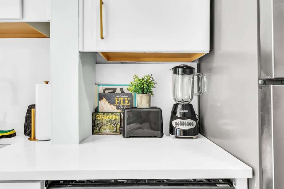 COFFEE CORNER: Keurig station with K-cups ready. Turn morning routines into vacation luxury! Perfect for families exploring Savannah. Reserve today! #CoffeeStation #SavannahCharm