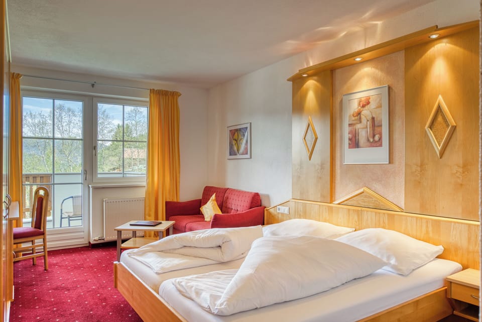 Comfort Double Room, Balcony, Mountain View | Desk, soundproofing, WiFi (free), bed sheets
