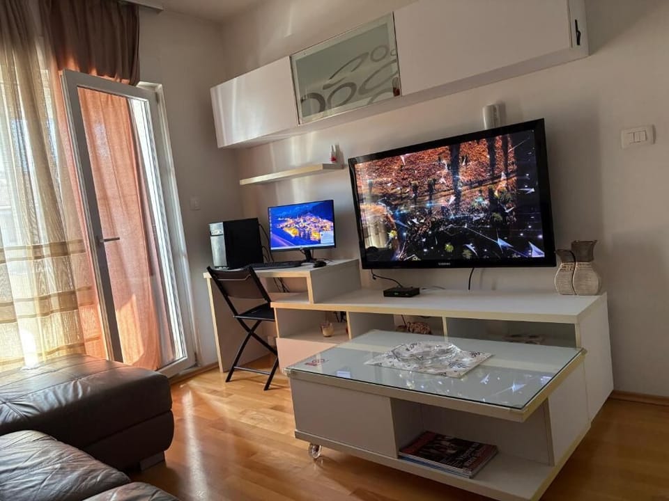 Comfort Apartment, Courtyard View | Living area