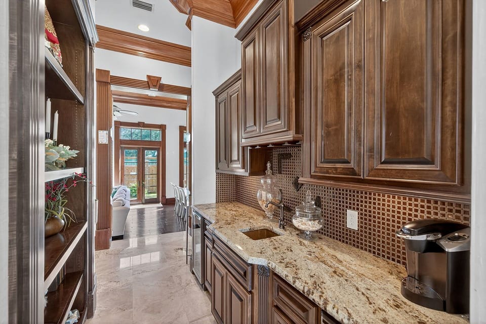 Beach Byus - Miramar Beach - Kitchen