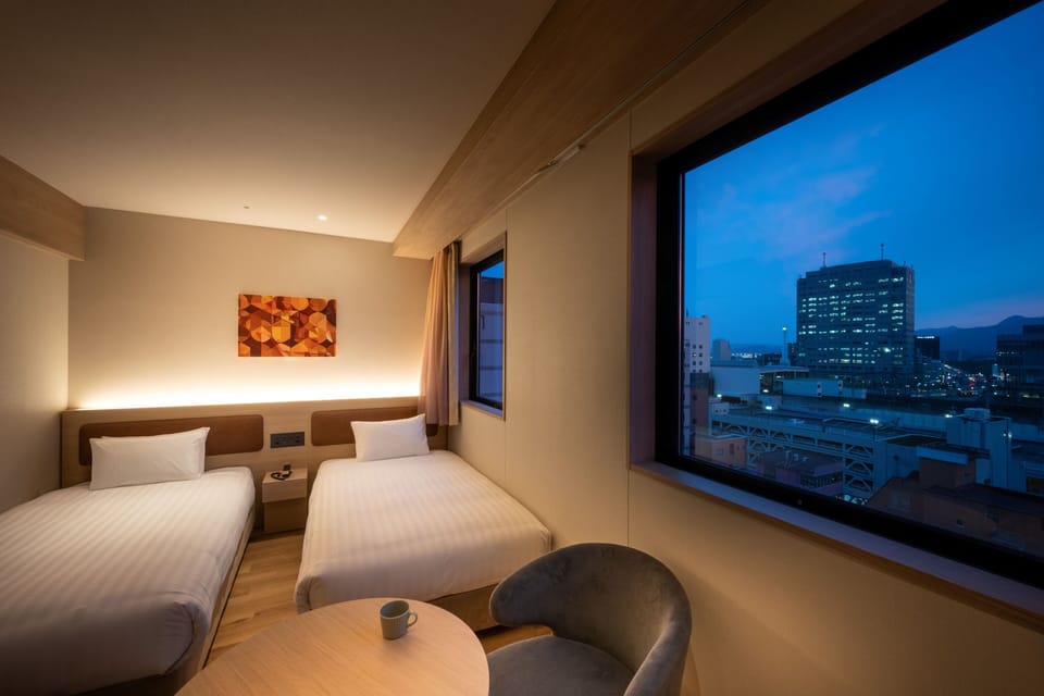 In-room safe, blackout drapes, free WiFi