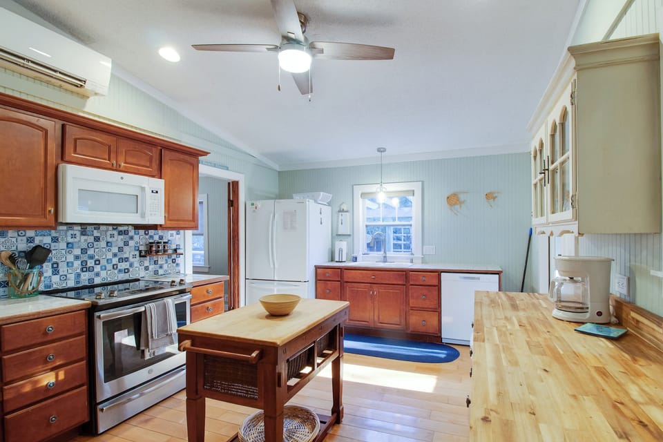 Full Sized Kitchen