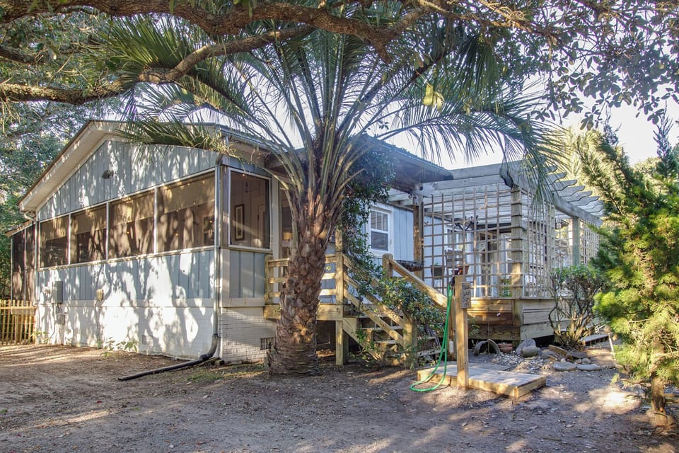 Welcome to Island Hideaway!