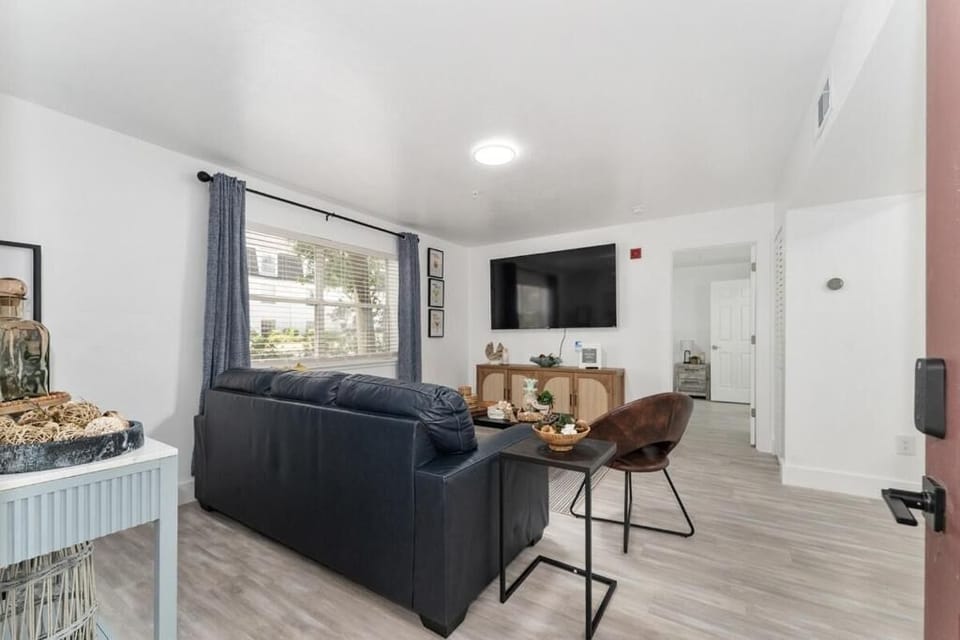 Superior Apartment, 1 Queen Bed with Sofa bed | Living area | Flat-screen TV