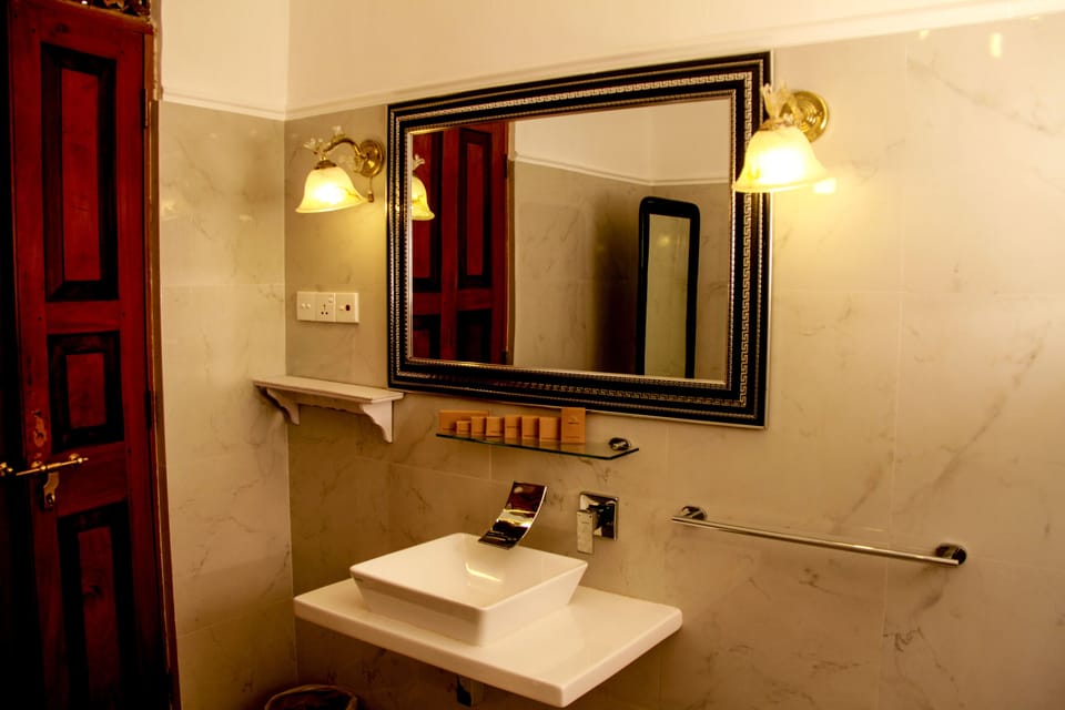 Bathroom sink