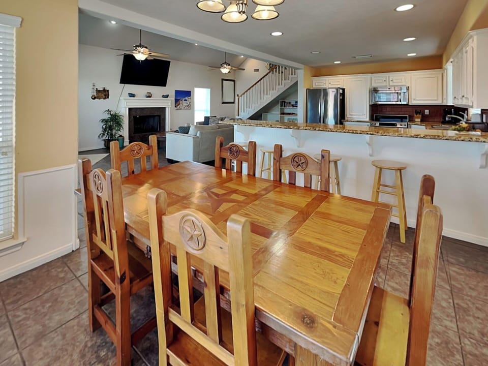 House (4 Bedrooms) | Property amenity