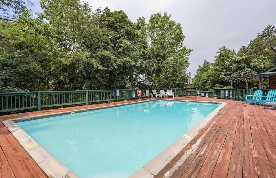 Seasonal outdoor community pool