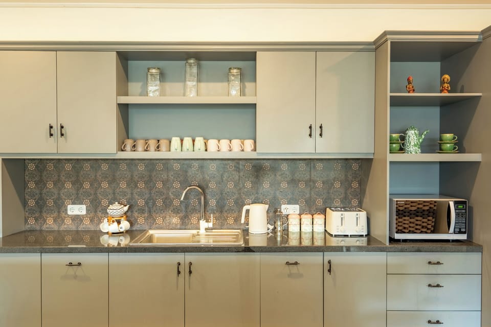 Villa | Private kitchen | Electric kettle, toaster