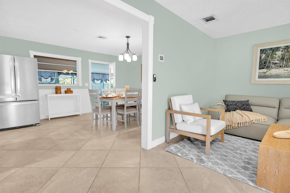 open living , dining & kitchen