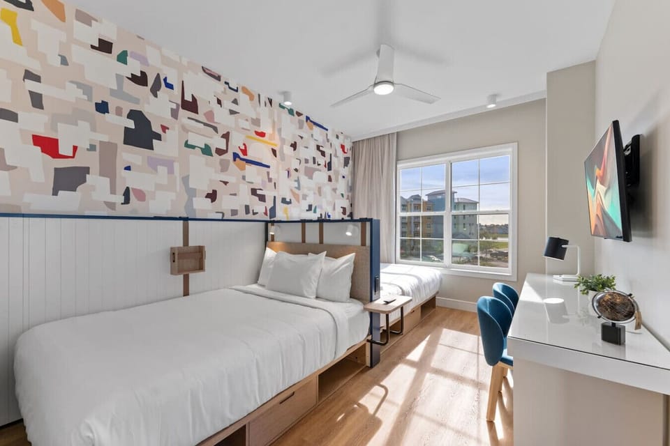 Second Bedroom with 2 Queen size beds and bathroom