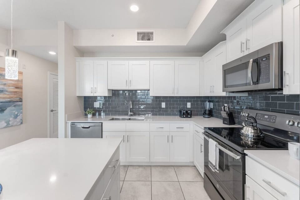 Fully equipped Kitchen!#Disney #Parks #kingdom #springs #StoreyLake #Apartment #Vacation #Rental #waterpark #Kissimmee #Orlando #universal #citywalk