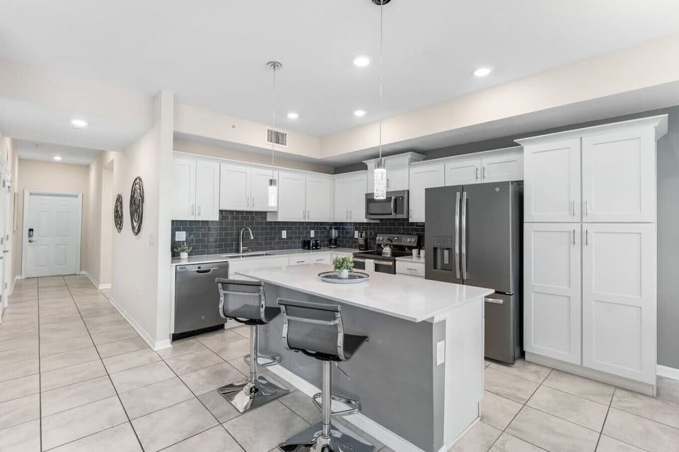Fully equipped Kitchen!#Disney #Parks #kingdom #springs #StoreyLake #Apartment #Vacation #Rental #waterpark #Kissimmee #Orlando #universal #citywalk