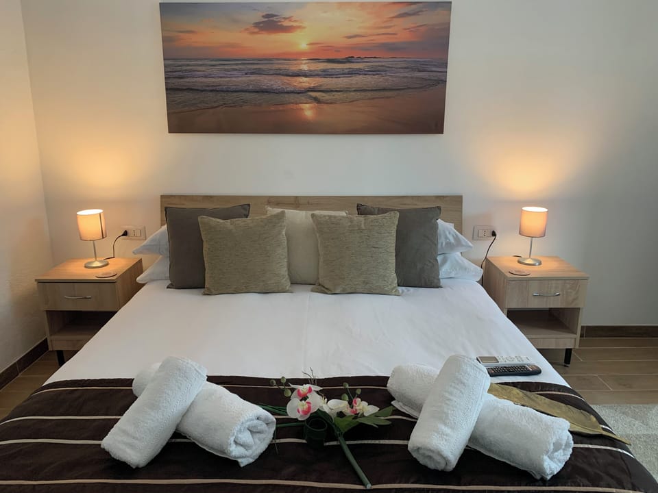 Comfort Double Room, Courtyard View | In-room safe, soundproofing, iron/ironing board, free WiFi