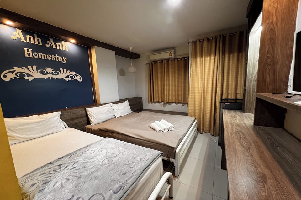 Superior Triple Room | Desk, free WiFi, bed sheets