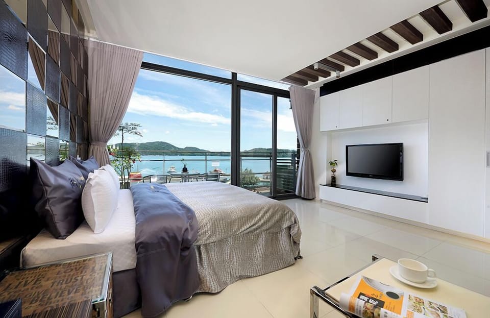 Superior Double Room, Lake View | Desk, free WiFi, bed sheets