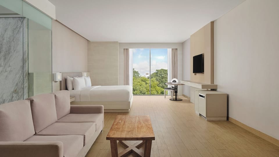 Junior Suite, 1 King Bed, City View | City view