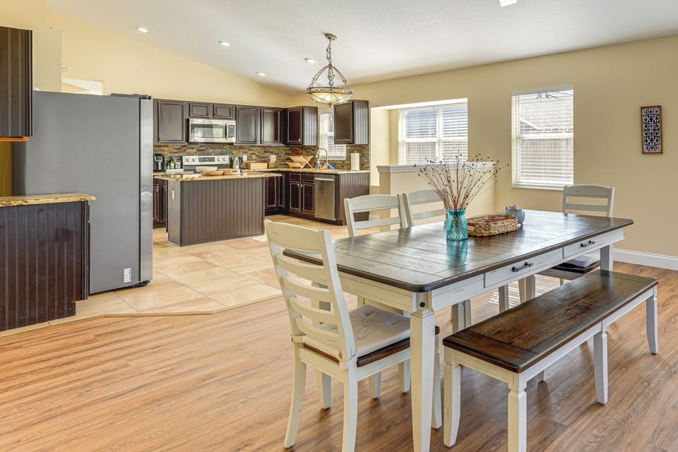 Dining Area | Dishware & Flatware