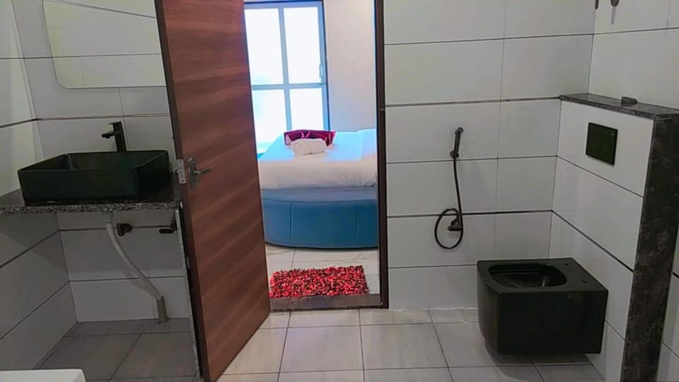 Towels, soap, shampoo