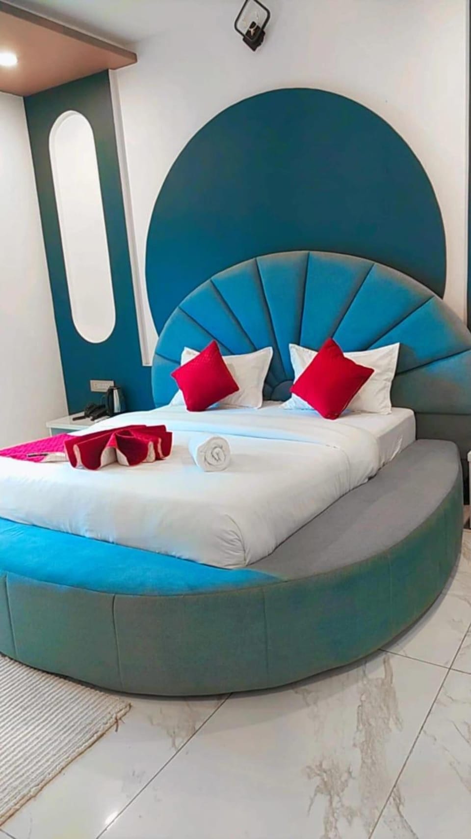 Deluxe Room | Rollaway beds (surcharge), WiFi (free), bed sheets