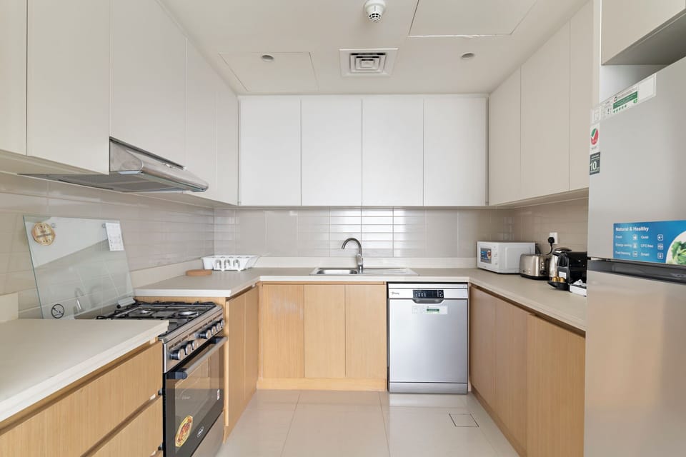 Electric kettle, toaster