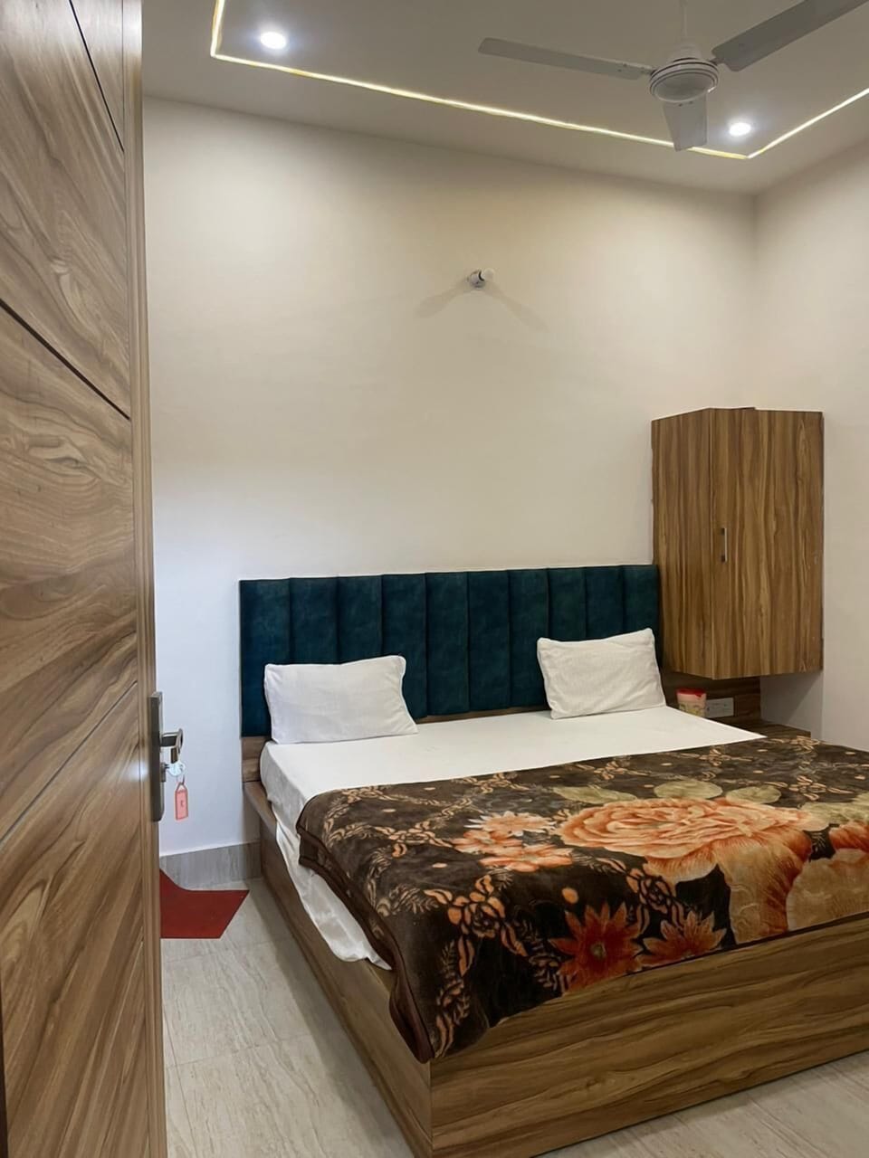 Deluxe Double Room | Laptop workspace, free WiFi