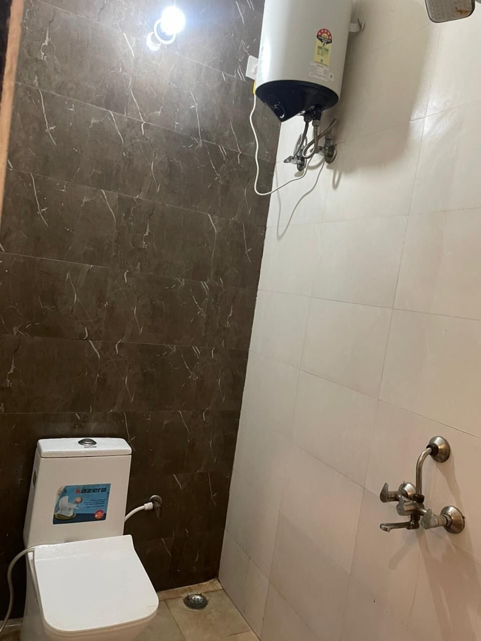 Towels, soap, shampoo, toilet paper