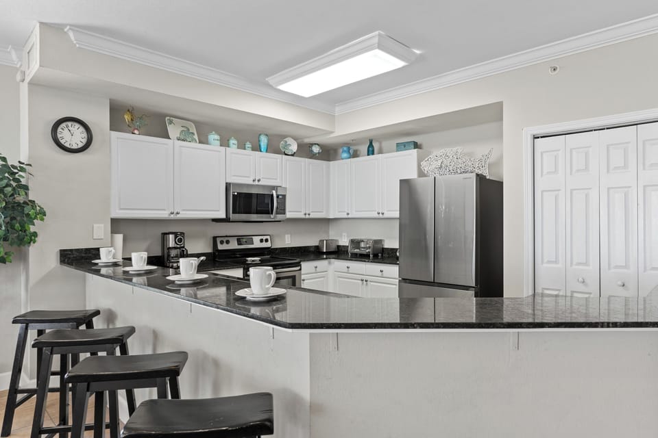 Fully equipped kitchen.