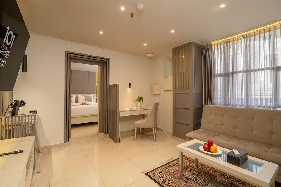 Junior Suite | Desk, soundproofing, WiFi (free), bed sheets