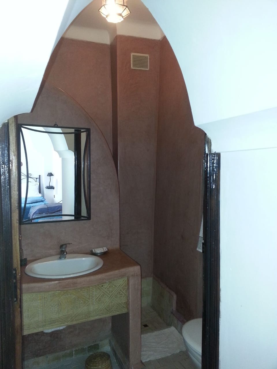 Economy Triple Room, 3 Bedrooms | Bathroom | Shower, free toiletries, hair dryer, towels