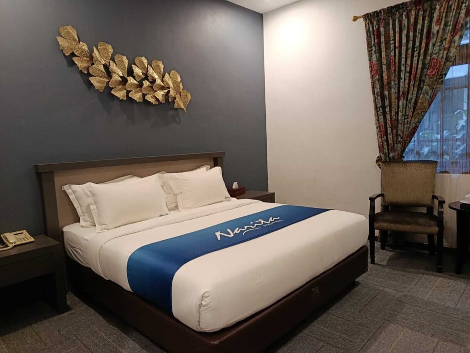 Executive Double Room | In-room safe, desk, free WiFi, bed sheets
