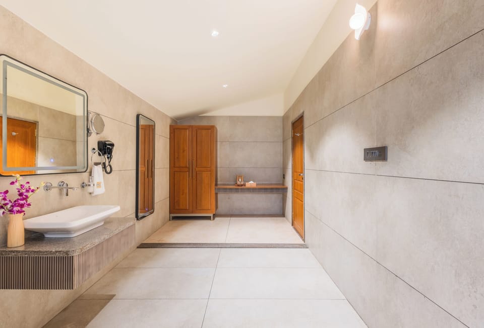 Cottage, River View | Bathroom | Free toiletries, hair dryer, towels, soap