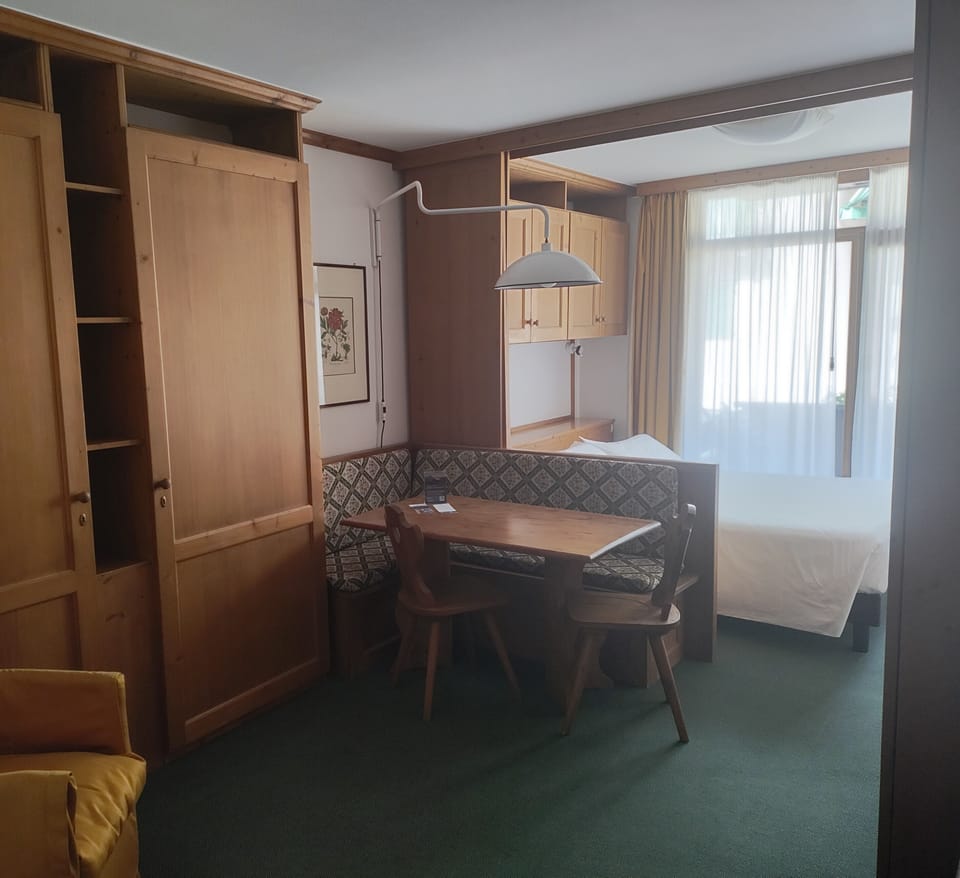 Suite, balcone, vista montagna | In-room safe, blackout drapes, WiFi (free)