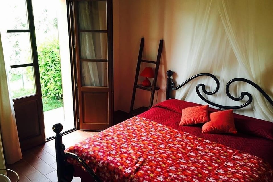 Apartment | Cribs/infant beds, rollaway beds, free WiFi, bed sheets