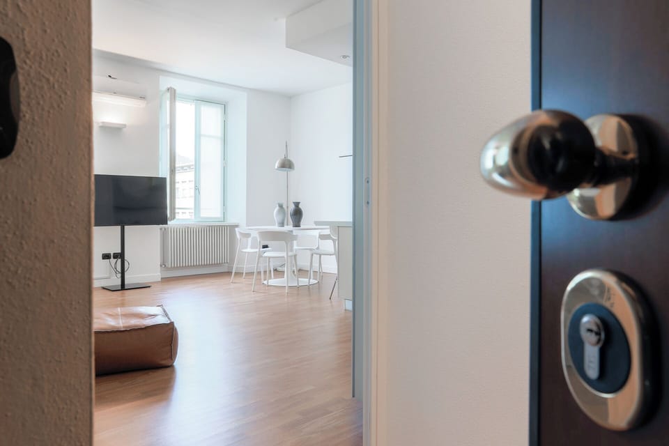 Apartment | Premium bedding, down comforters, iron/ironing board, cribs/infant beds