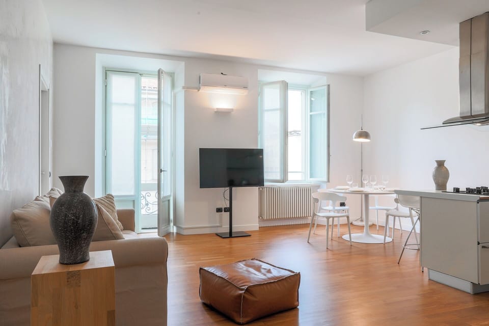Apartment | Living area | 30-inch TV with digital channels