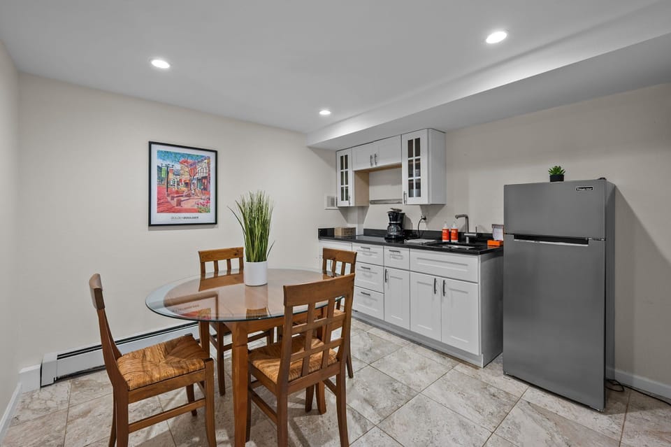 Kitchenette and dining table seating