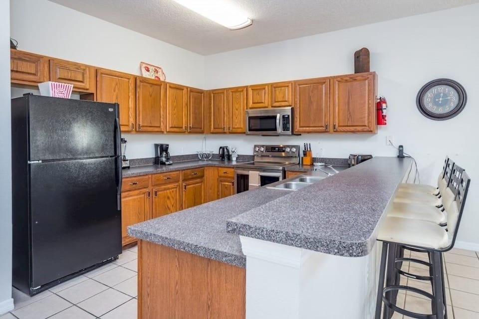 House, 6 Bedrooms | Private kitchen