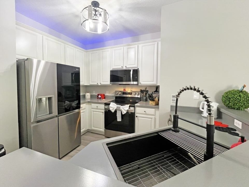 Condo, 3 Bedrooms | Private kitchen