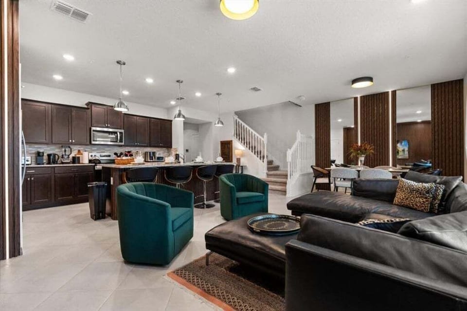 Townhome, 5 Bedrooms | Living area