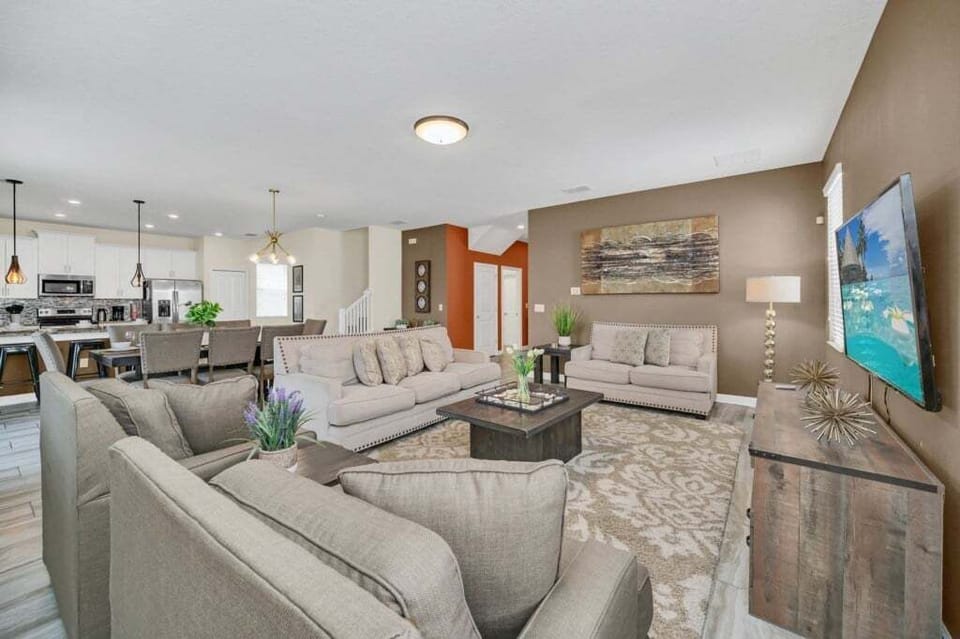 Villa, 6 Bedrooms | Living area
