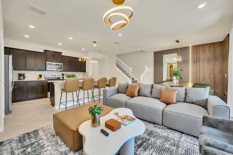 Townhome, 5 Bedrooms | Living area