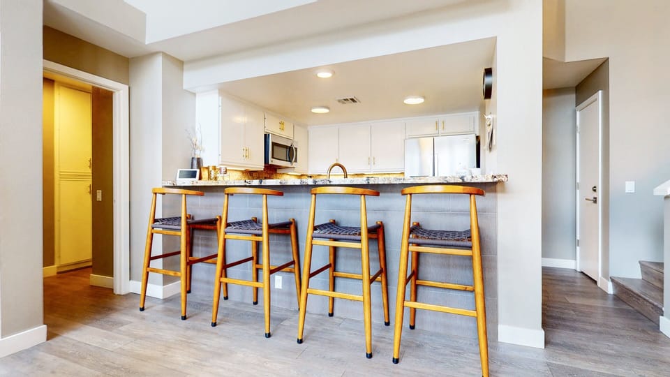 Condo, 3 Bedrooms | Private kitchen | Coffee/tea maker, fridge, oven, toaster