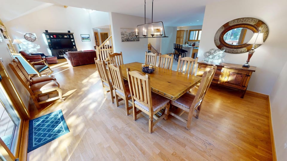 Dining Table Seats 8 plus 2 Extra Chairs to Squeeze In - Dining Table Seats 8 plus 2 Extra Chairs to Squeeze In